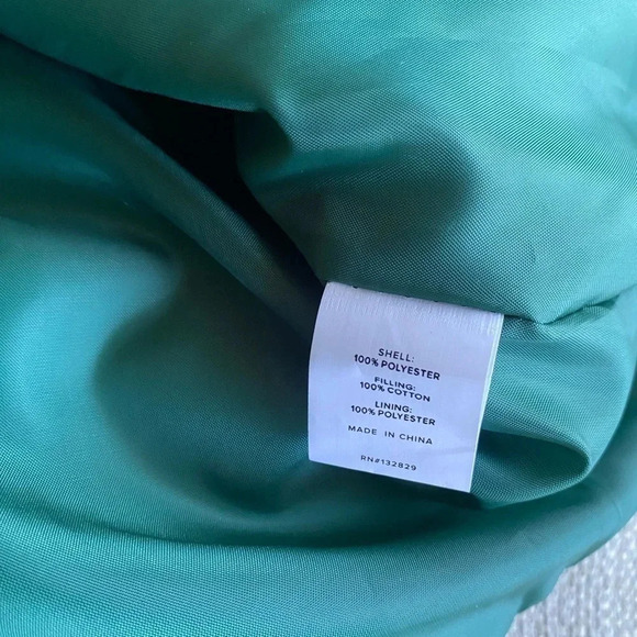 REVOLVE Trish Puffer Vest Women’s Medium Green - Picture 6 of 10